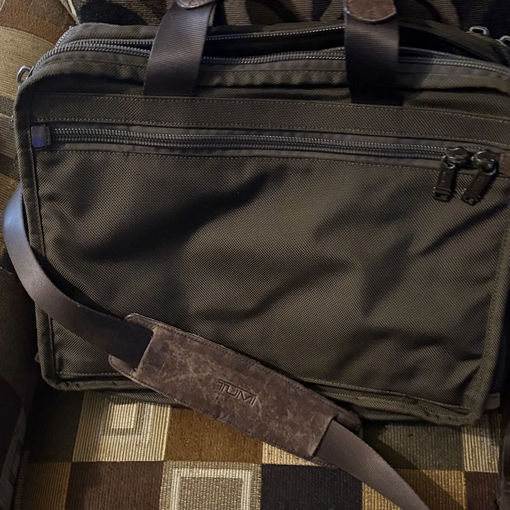 Tumi Charcoal Men's Briefcase/ non smoking environment